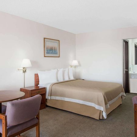 Days Inn By Wyndham Rock Springs Exteriör bild