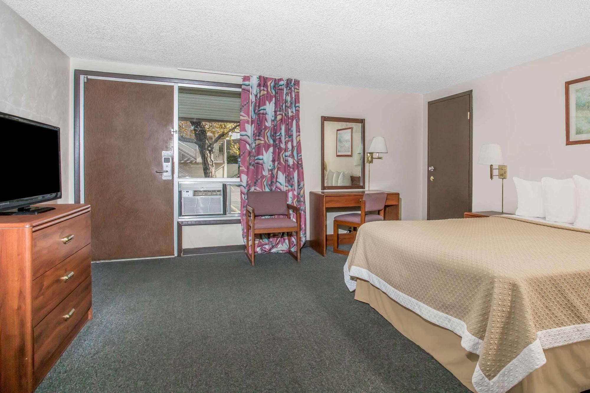 Days Inn By Wyndham Rock Springs Exteriör bild