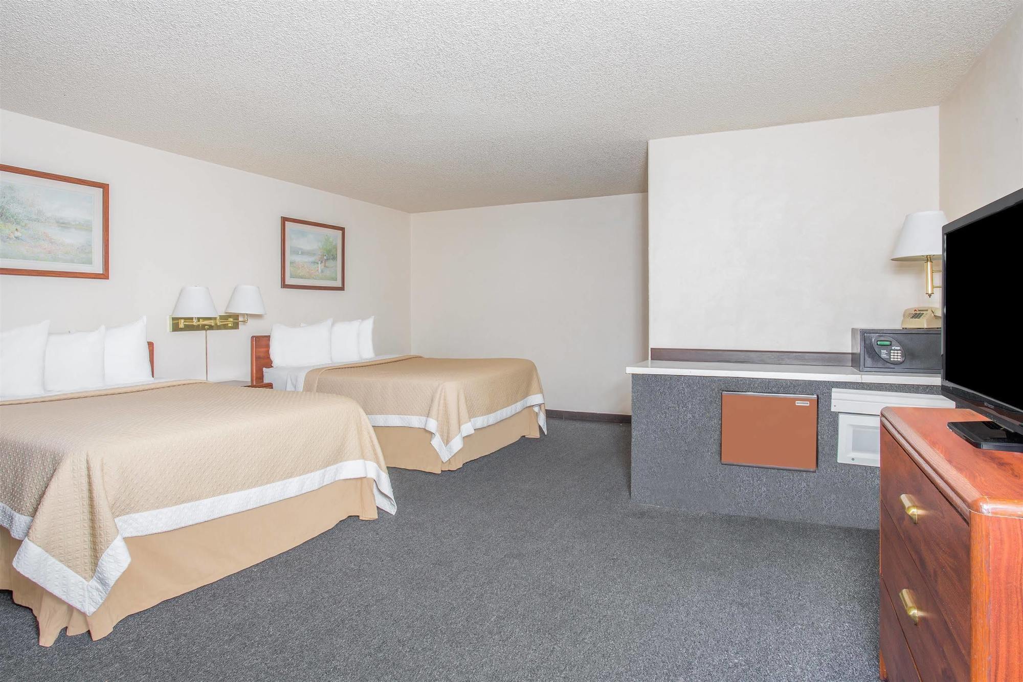 Days Inn By Wyndham Rock Springs Exteriör bild