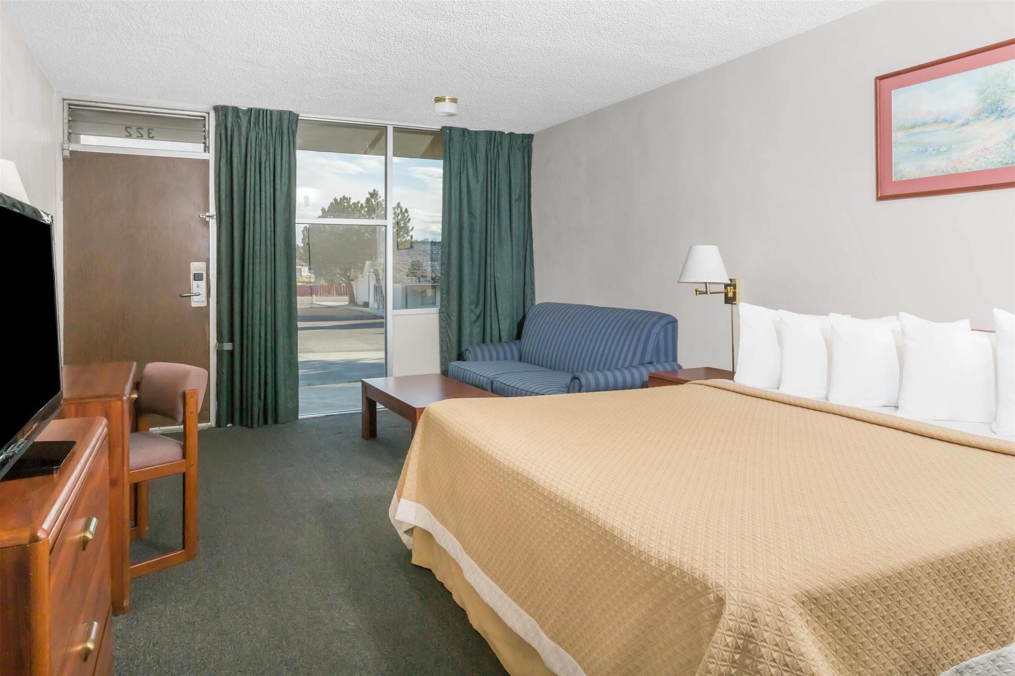 Days Inn By Wyndham Rock Springs Exteriör bild