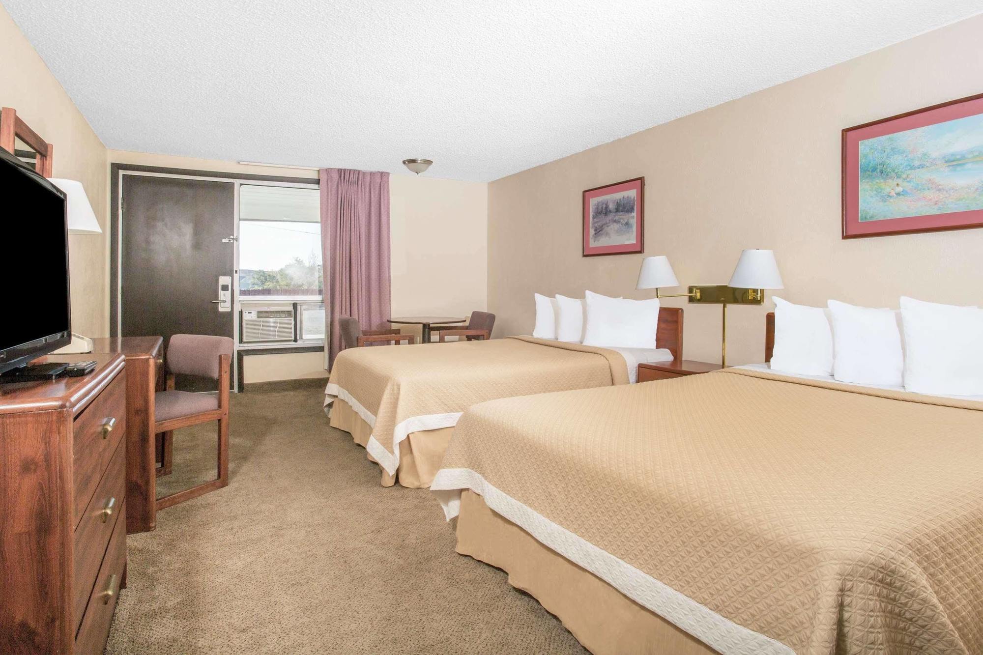 Days Inn By Wyndham Rock Springs Exteriör bild